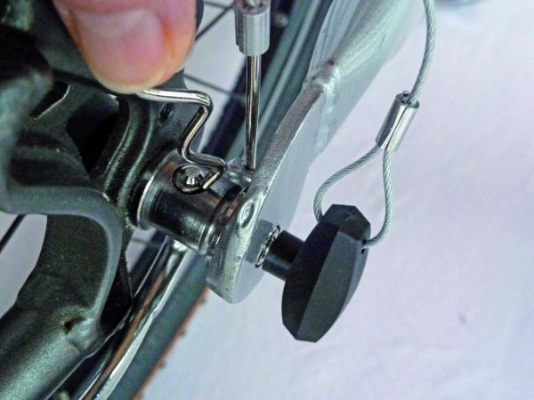 FollowMe Fl&uuml;gel-Befestigungsschraube inkl. Sicherungssplint  Produktbild 1